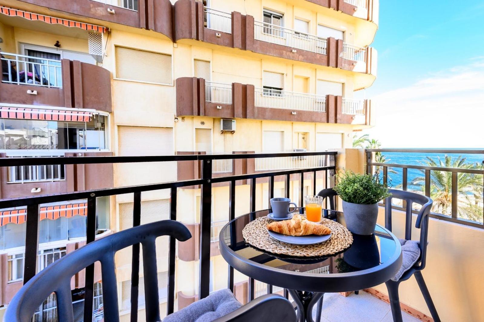El Yate In Front Of The Sea By 10Tosea Fuengirola Exterior foto