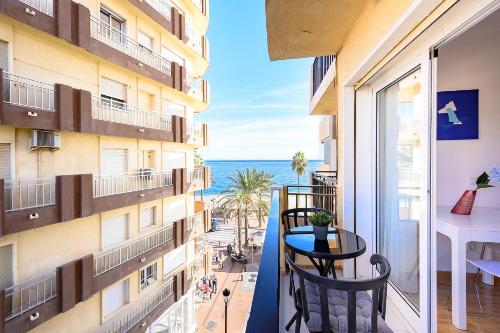 El Yate In Front Of The Sea By 10Tosea Fuengirola Exterior foto